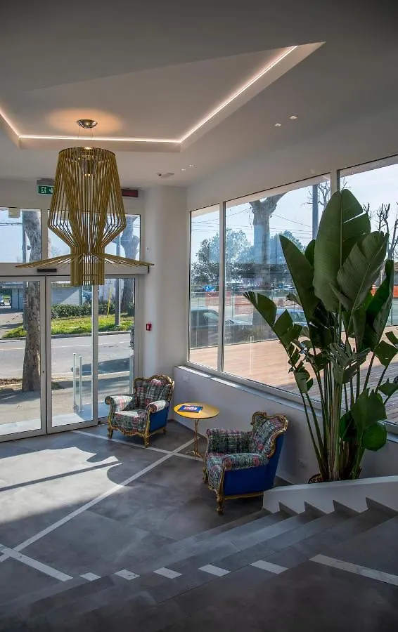 One Design Hotel Rimini 4*,