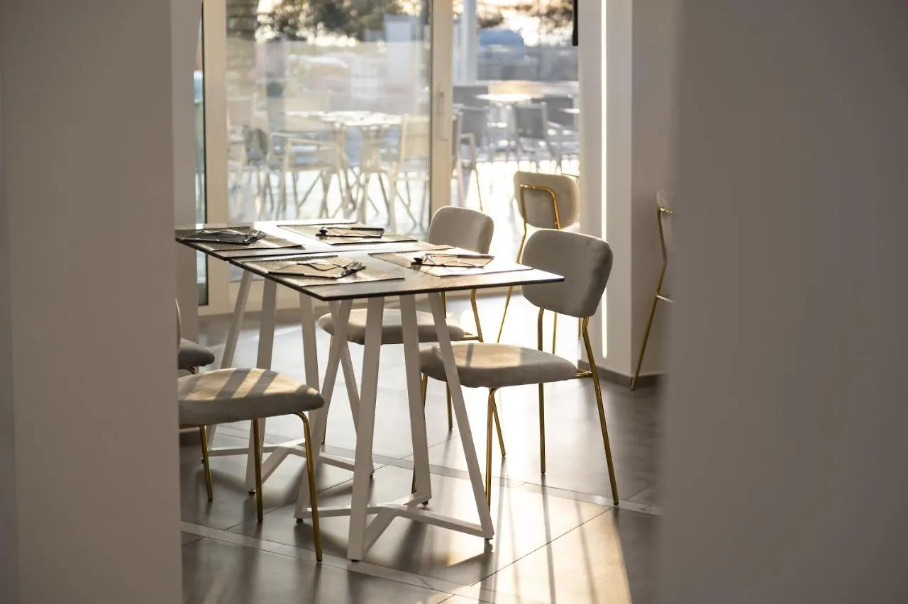 One Design Hotel Rimini 4*,